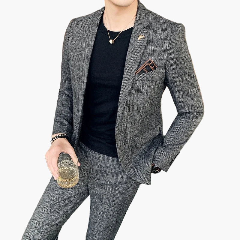 Costume homme élégant à carreaux style business pour réunions et événements formels