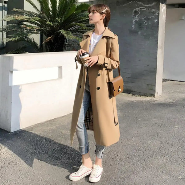 Langer Damen-Trenchcoat mit zweireihiger Knopfleiste und Gürtel - mehrere Farben