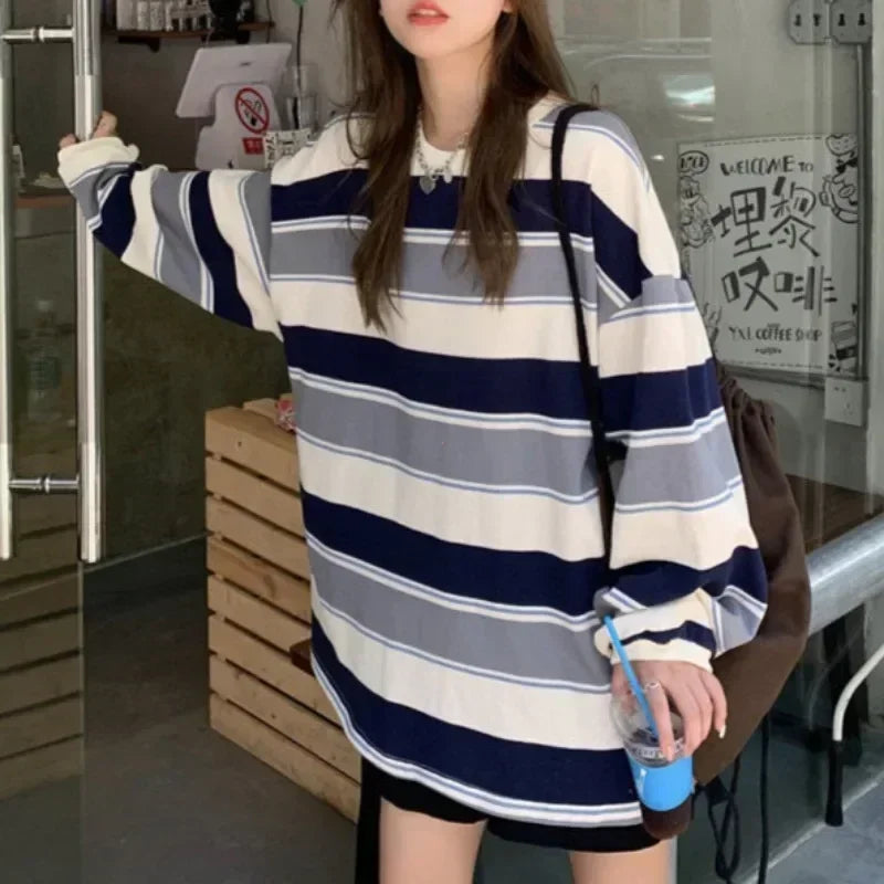 Loose-Fit Striped Long-Sleeve Crew-Neck T-Shirt