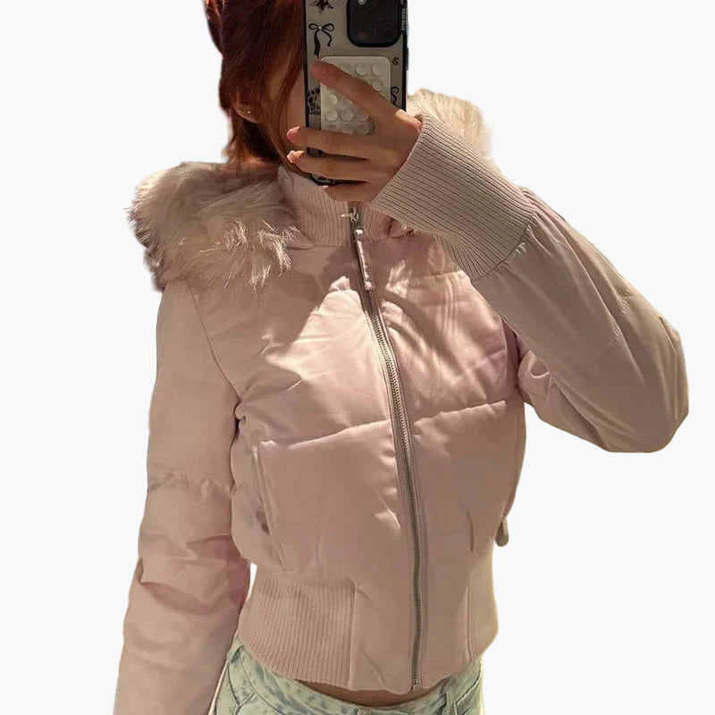 Damen-Daunenjacke im urbanen Stil mit Kapuze, tailliertem Schnitt und Kunstfellkragen für Herbst und Winter