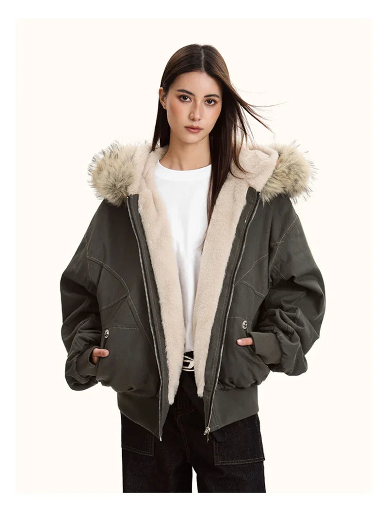Chaqueta bomber de mujer con forro polar y capucha de piel sintética