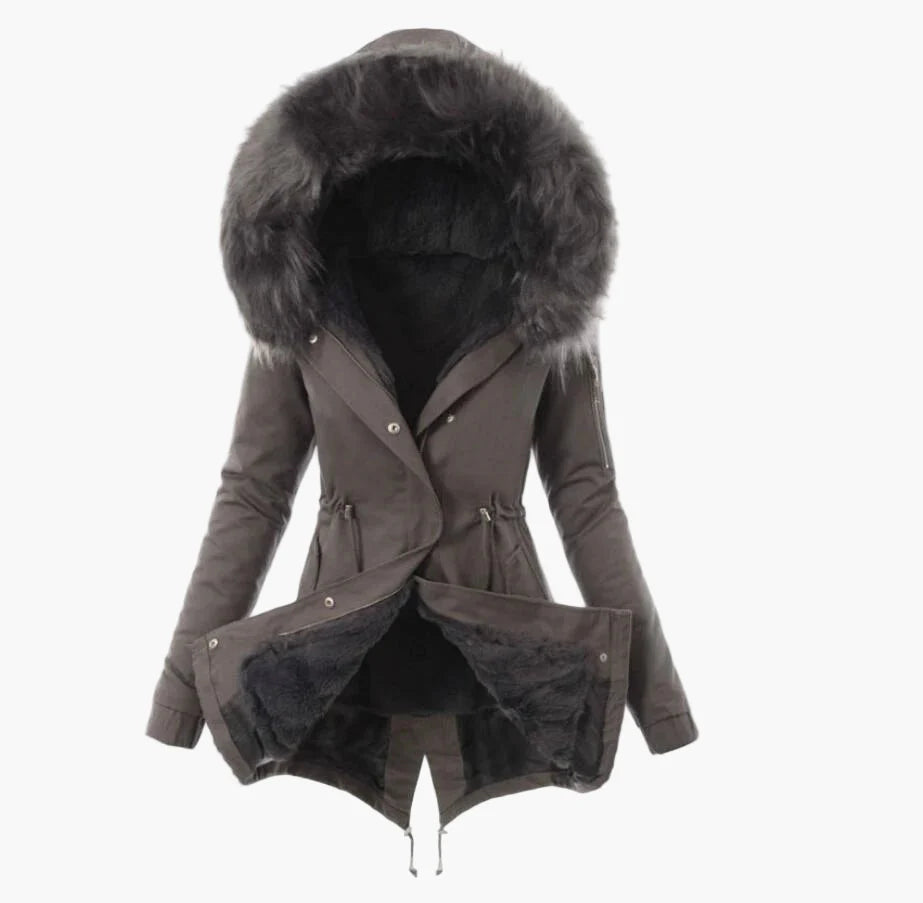 Cappotto invernale donna elegante con cappuccio ampio foderato stile urbano caldo