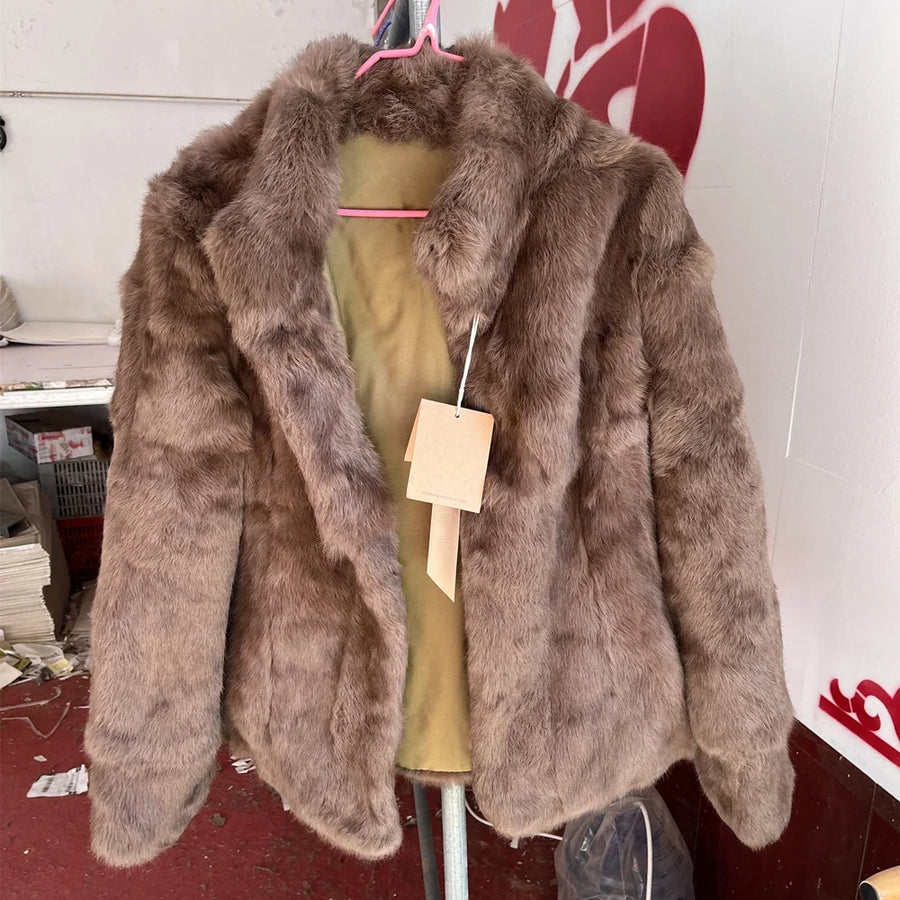 Veste courte femme en fourrure synthétique élégante, col montant, manches longues