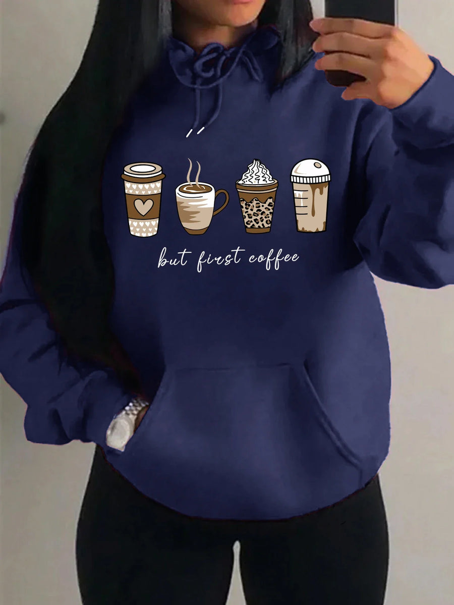 Hættetrøje til kvinder med kaffekopmotiv og teksten "But First Coffee"