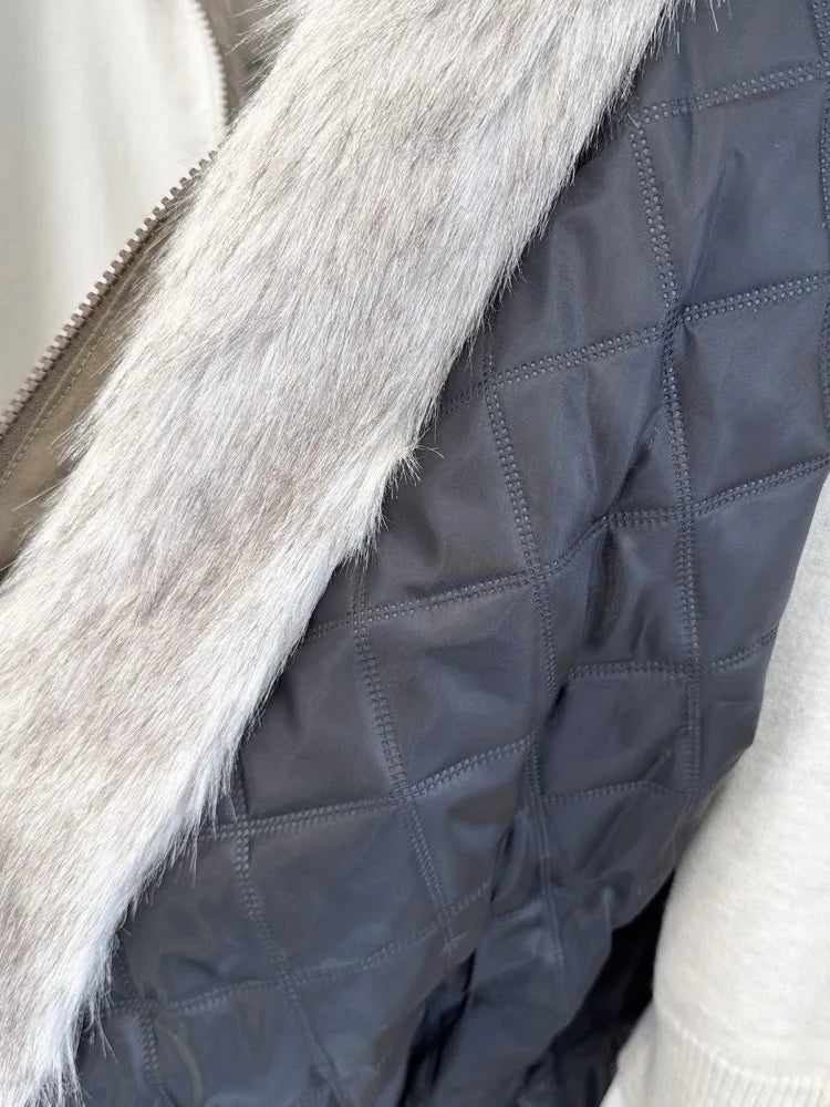 Veste bomber femme avec capuche bordée de fausse fourrure et fermeture éclair