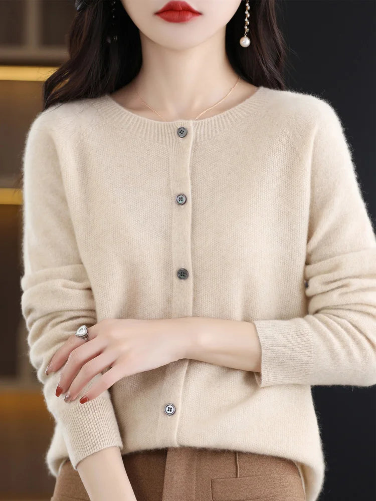 Weicher Damen-Cardigan mit Rundhalsausschnitt, Knöpfen und langen Ärmeln, Grau