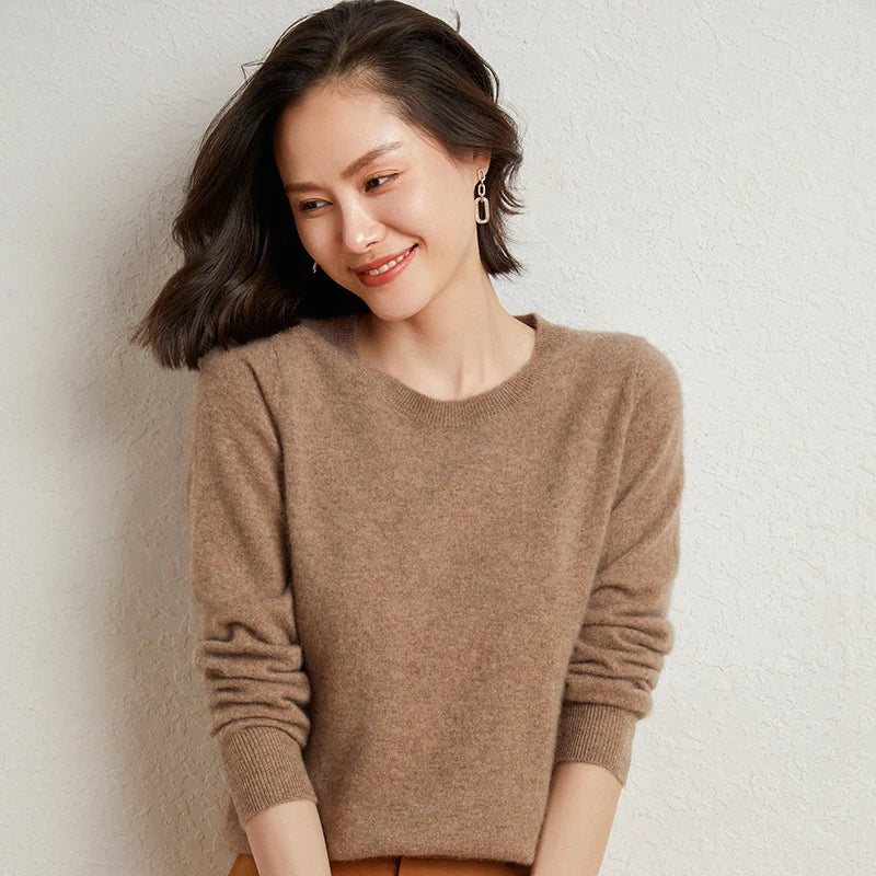Women's soft-knit solid-color crew-neck long-sleeve sweater