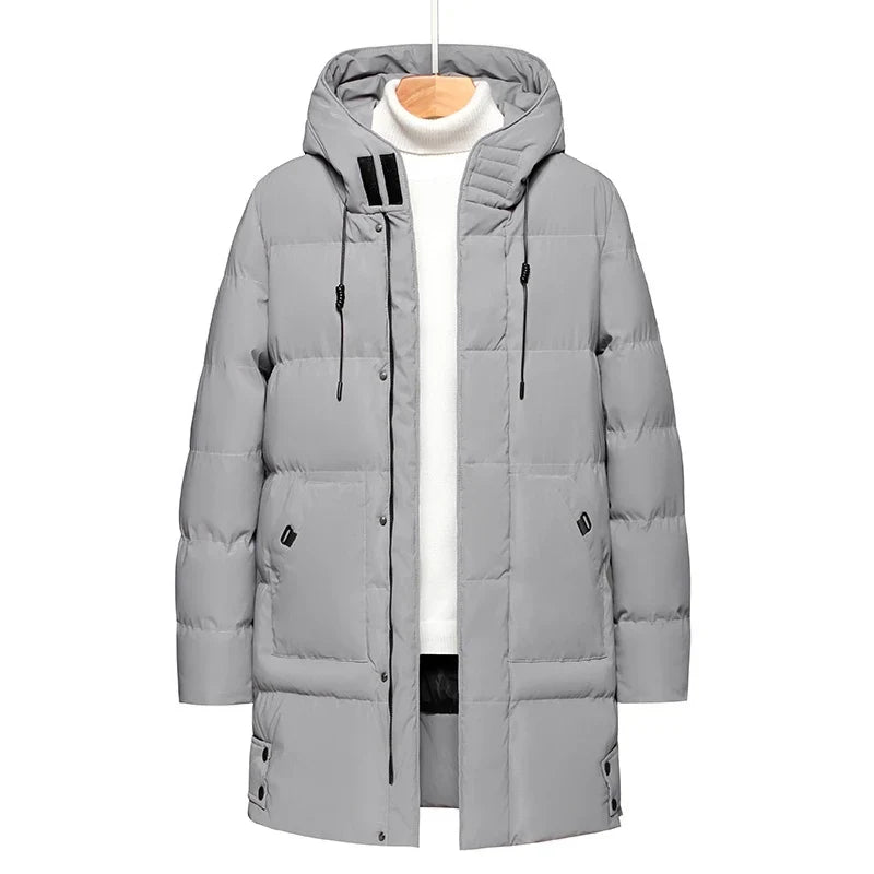 Lang vattert herredunjakke med hette, vinterstil