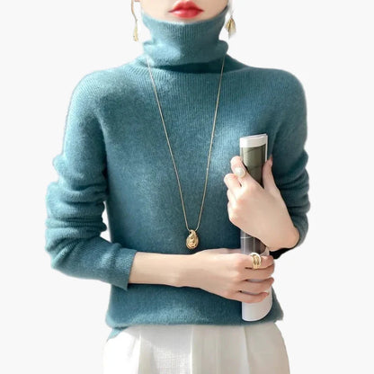 Elegancki damski sweter z golfem w szykownym stylu na jesień i zimę