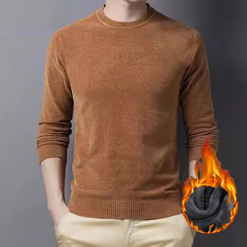 Weicher, einfarbiger Herrenpullover mit Rundhalsausschnitt, langen Ärmeln und klassischer Passform