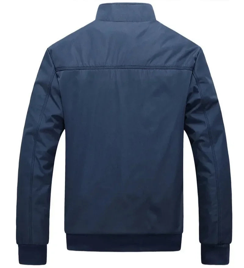 Einfarbige Herrenjacke mit Reißverschluss, Stehkragen und Seitentaschen