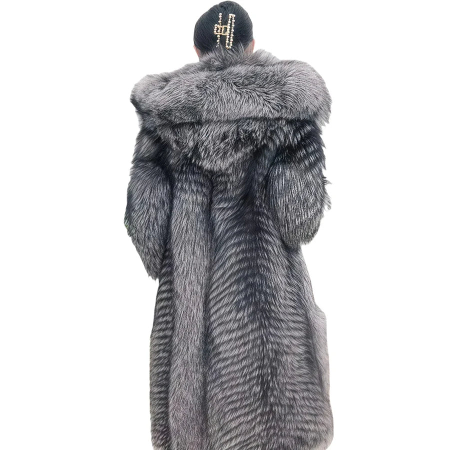 Lang frakke i sølvgrå syntetisk pels med hætte til kvinder