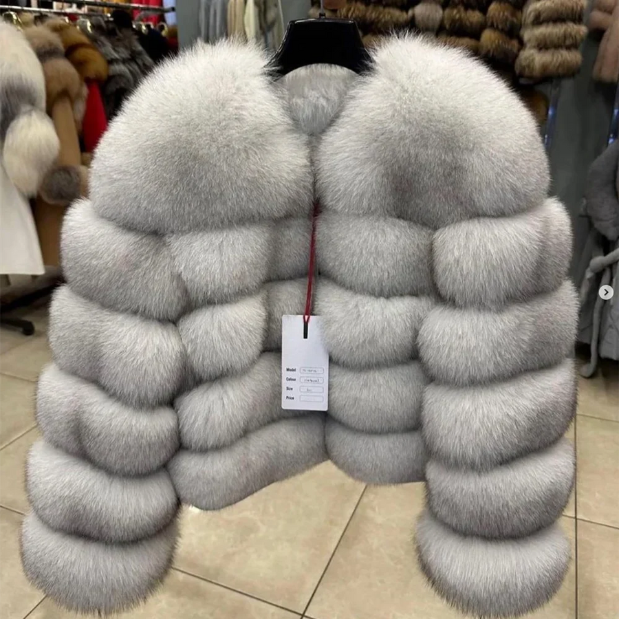 Chaqueta corta de mujer de piel sintética con bandas horizontales, cuello redondo, gris claro