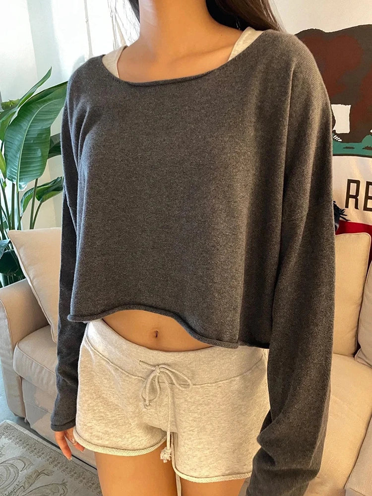 Pull court femme col bateau manches longues ample gris foncé