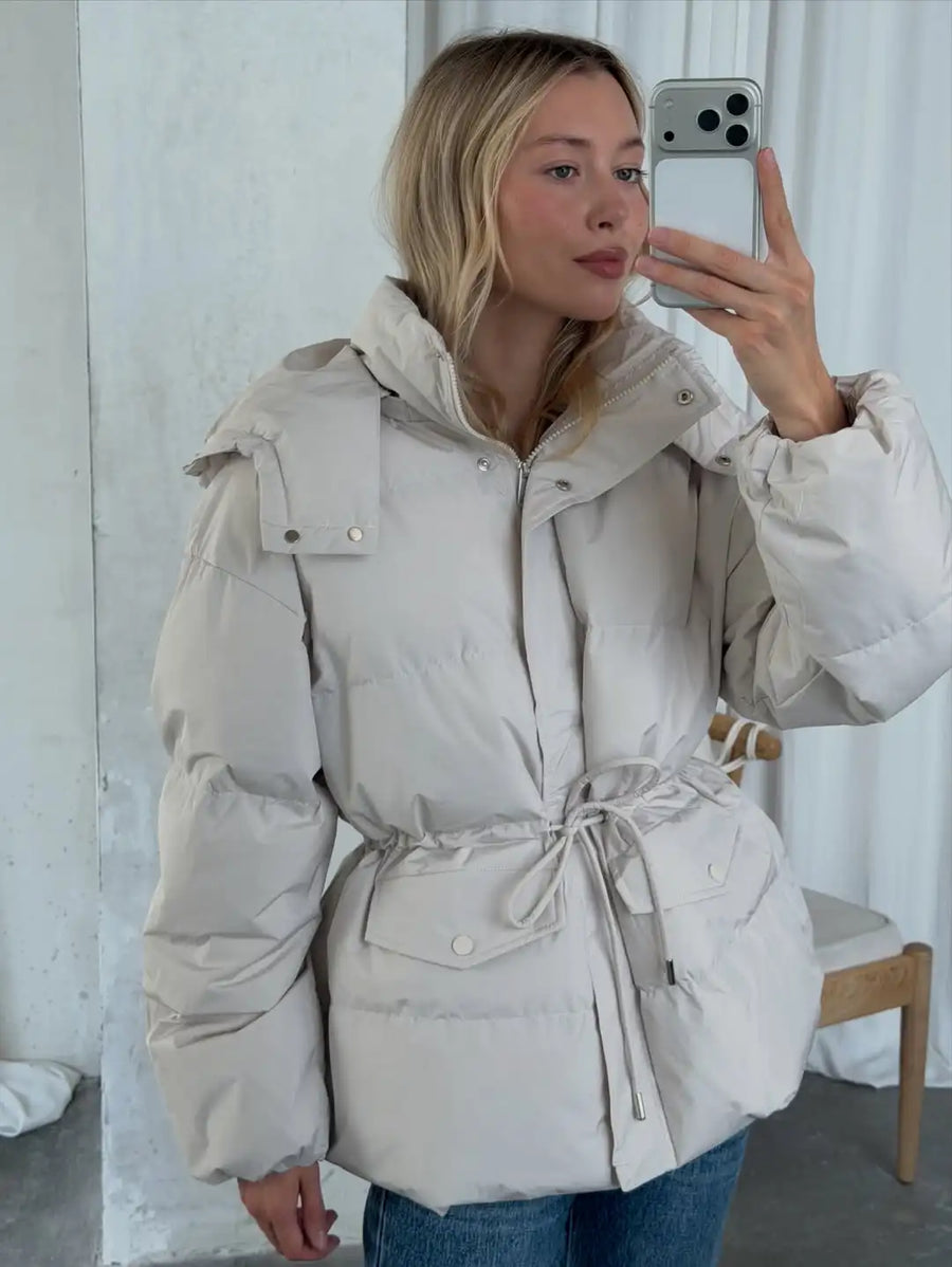 Doudoune courte à capuche femme avec ceinture ajustable