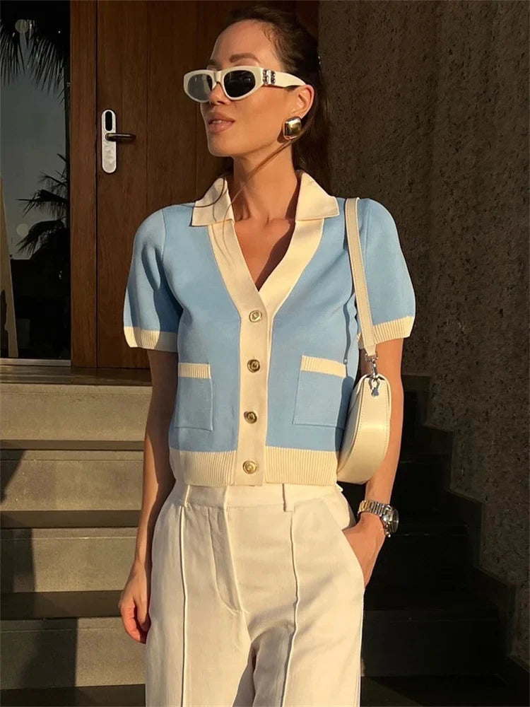 Cardigan corto da donna lavorato a maglia, azzurro cielo, maniche corte, colletto color crema