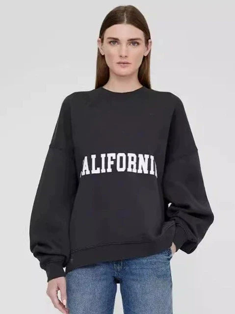 Sweatshirt til kvinder med rund hals og print i grå, bordeaux, sort eller hvid