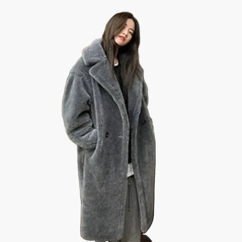 Długi, elegancki płaszcz damski w miejskim stylu – modny oversize na zimę