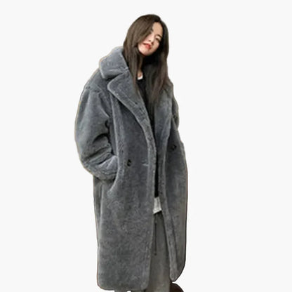 Długi, elegancki płaszcz damski w miejskim stylu – modny oversize na zimę