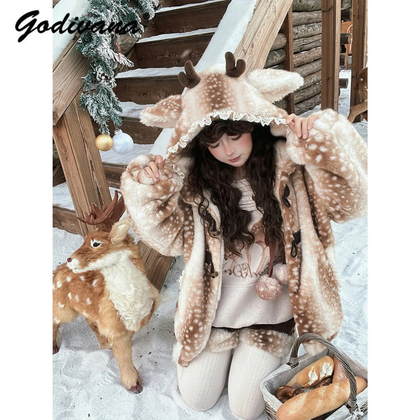 Cappotto da donna con cappuccio in ecopelliccia con motivo cervo beige e bianco