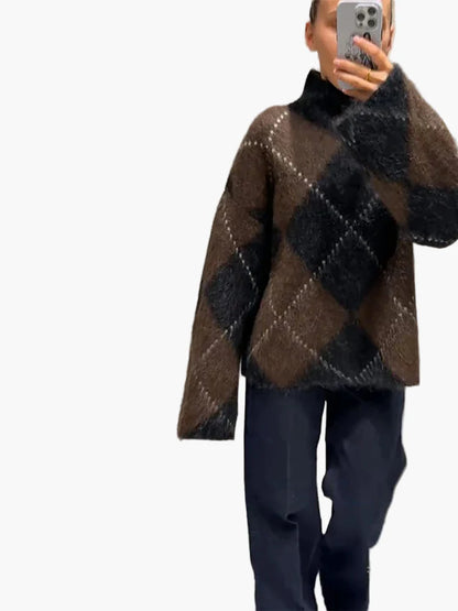Oversized diamond pattern pullover for women, casual and trendy style, ideal for autumn and winter