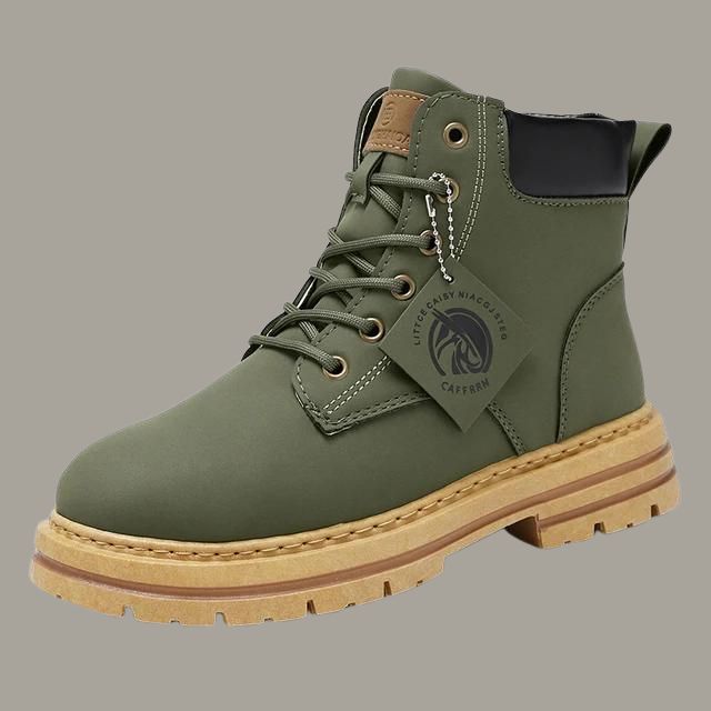 Bottes de randonnée robustes homme style urbain et aventure