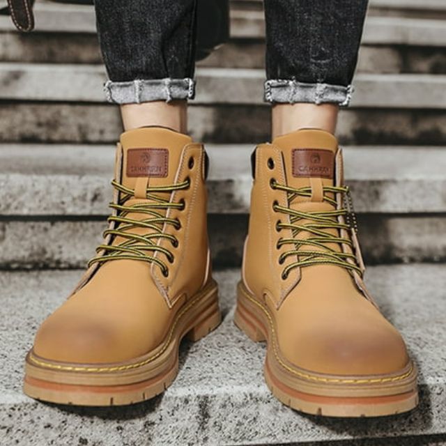 Bottes de randonnée robustes homme style urbain et aventure