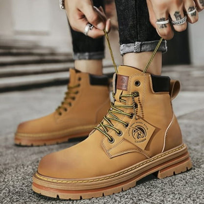 Bottes de randonnée robustes homme style urbain et aventure