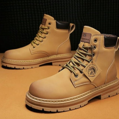 Bottes de randonnée robustes homme style urbain et aventure