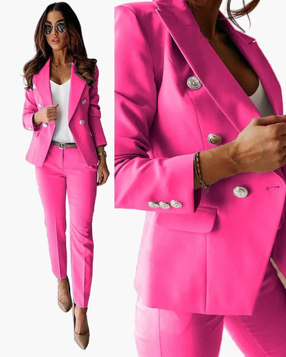 Tailleur pantalon élégant pour femmes, style business chic, ensemble blazer et pantalon pour bureau et occasions formelles