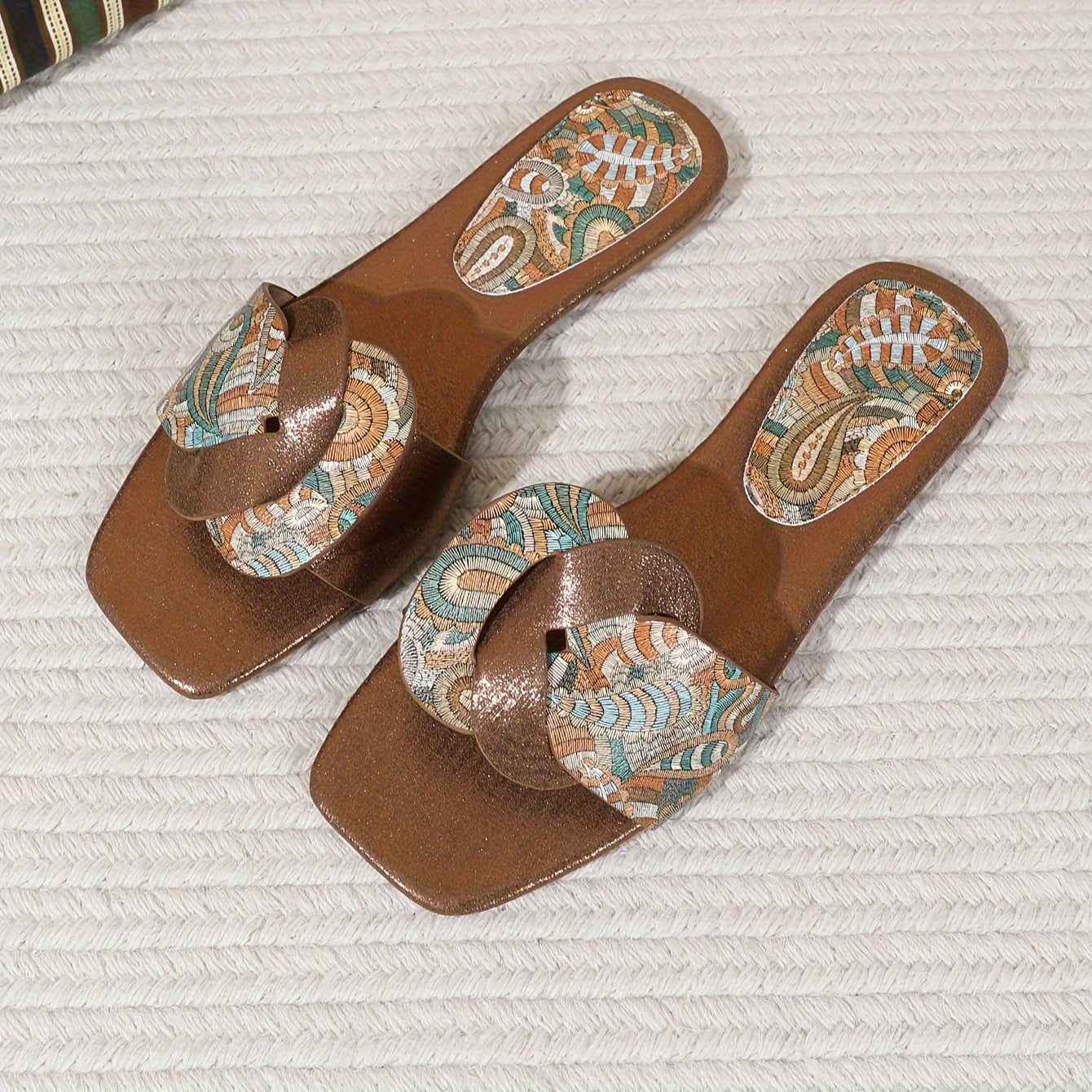 Sandales Plates Femme Style Bohème Chic à Motifs Paisley – Idéales pour Été et Sorties Décontractées