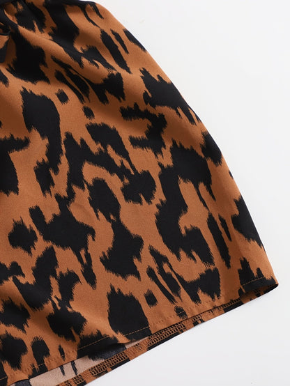 Ensemble femme élégant tendance – Top asymétrique et short imprimé léopard, style estival