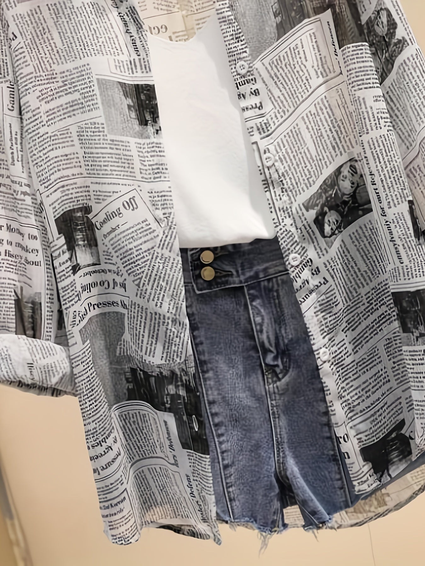 Chemise Femme Style Journal Imprimé avec Débardeur et Short Taille Haute, Tendance Urbaine Casual