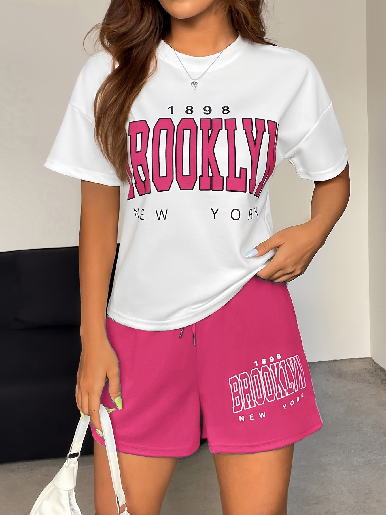 Conjunto casual para mujer estilo universitario con camiseta y pantalones cortos estampados Brooklyn Nueva York