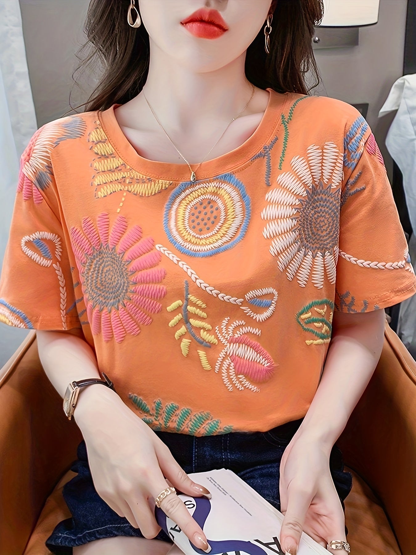 T-shirt femme style chic à motifs brodés géométriques manches courtes pour l'été