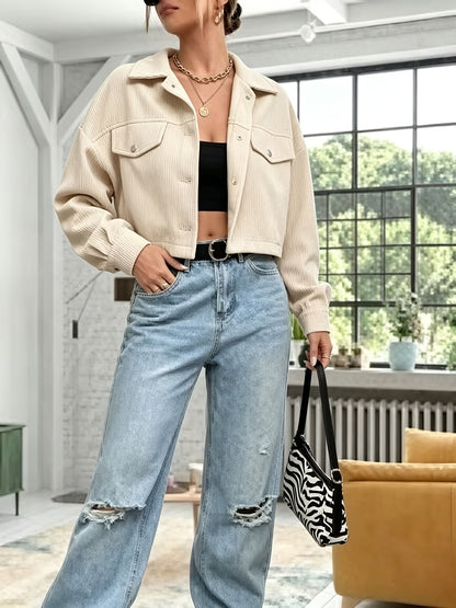 Veste courte côtelée femme, col chemise, boutonnée, poches à rabat, manches longues