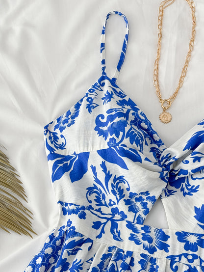 Robe midi femme style bohème chic à fleurs, idéale pour les sorties estivales