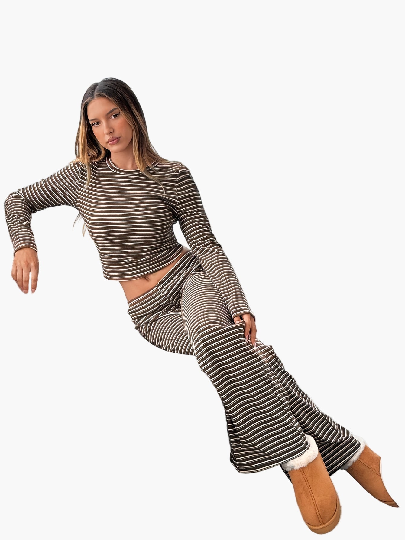 Conjunto casual de mujer a rayas, mangas largas, ideal para el descanso o el día a día