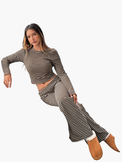 Conjunto casual de mujer a rayas, mangas largas, ideal para el descanso o el día a día