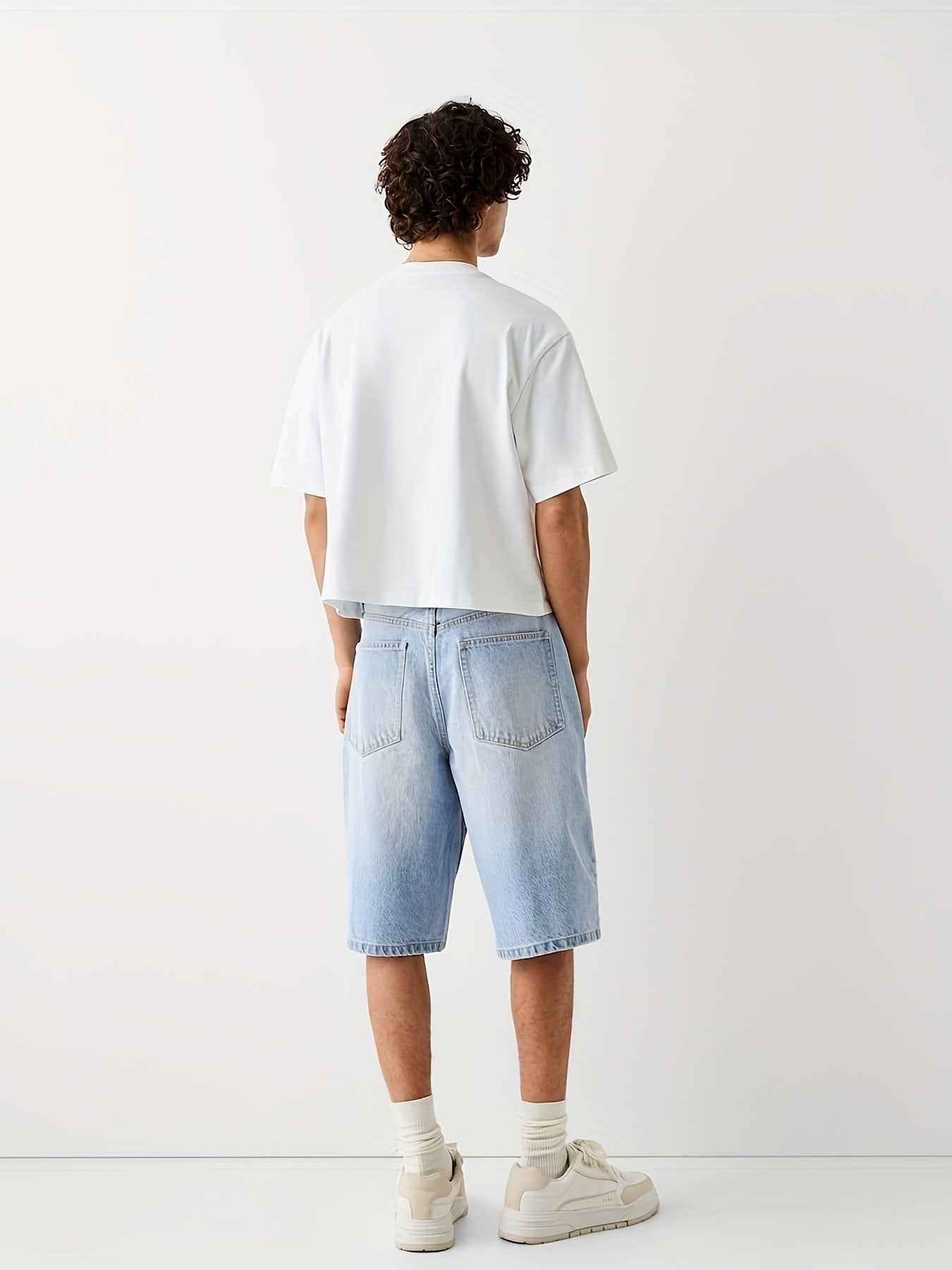 Bermuda amplio para hombre estilo casual urbano
