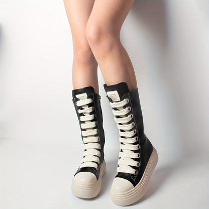 Bottes montantes noires à lacets blancs, style basket, semelle plateforme