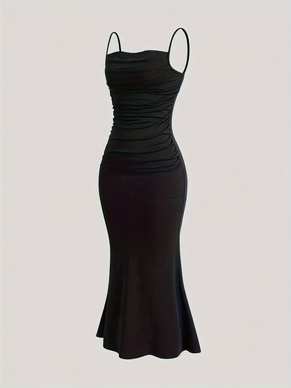 Robe longue de soirée femme à bretelles fines et drapé, silhouette sirène élégante pour événements formels