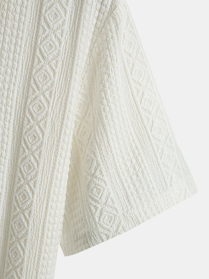 Herren-Polo mit Kurzarm, geometrischen Stickereien und eleganter Textur für einen lässig-schicken Stil  