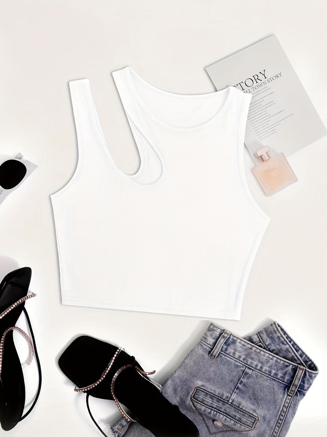 Camiseta sin mangas para mujer estilo asimétrico de moda para el verano - corte corto, look sexy y moderno