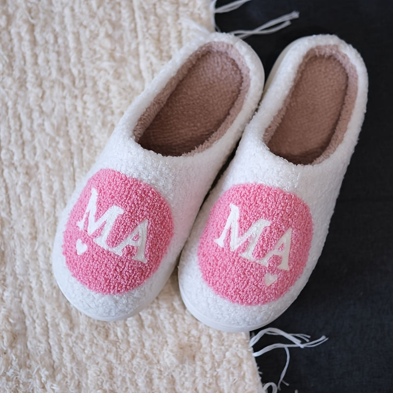 Hausschuhe für Frauen im Kuschelstil mit MAMA-Motiv für entspannte Stunden zuhause