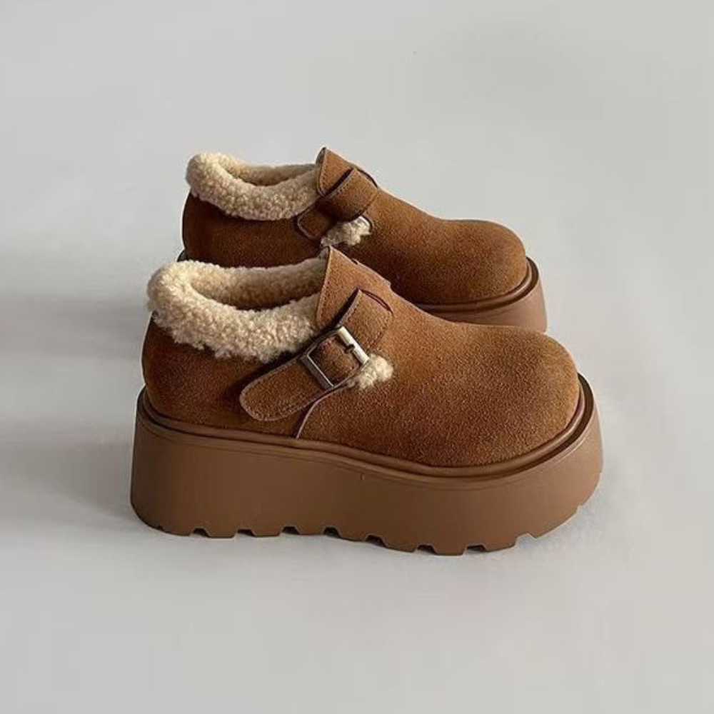 Chaussures plateforme fourrées à boucle couleur camel ou marron, semelle épaisse