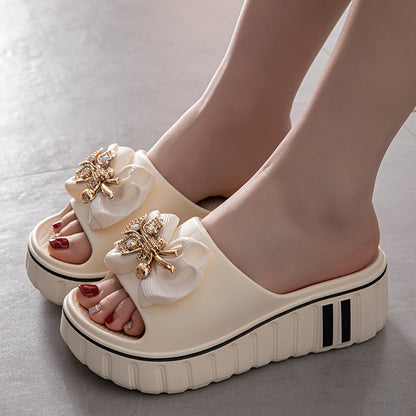 Sandales compensées femme style plateforme avec ornement floral chic – Tendance décontractée et élégante