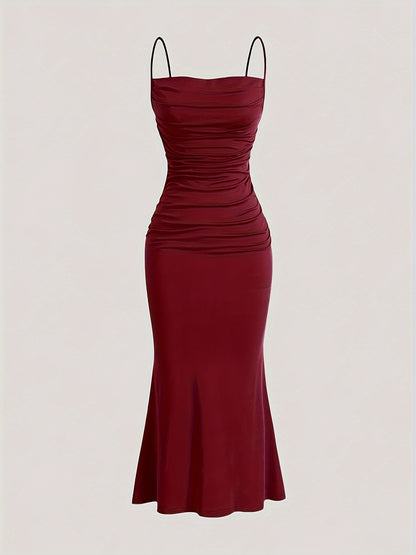 Robe longue de soirée femme à bretelles fines et drapé, silhouette sirène élégante pour événements formels