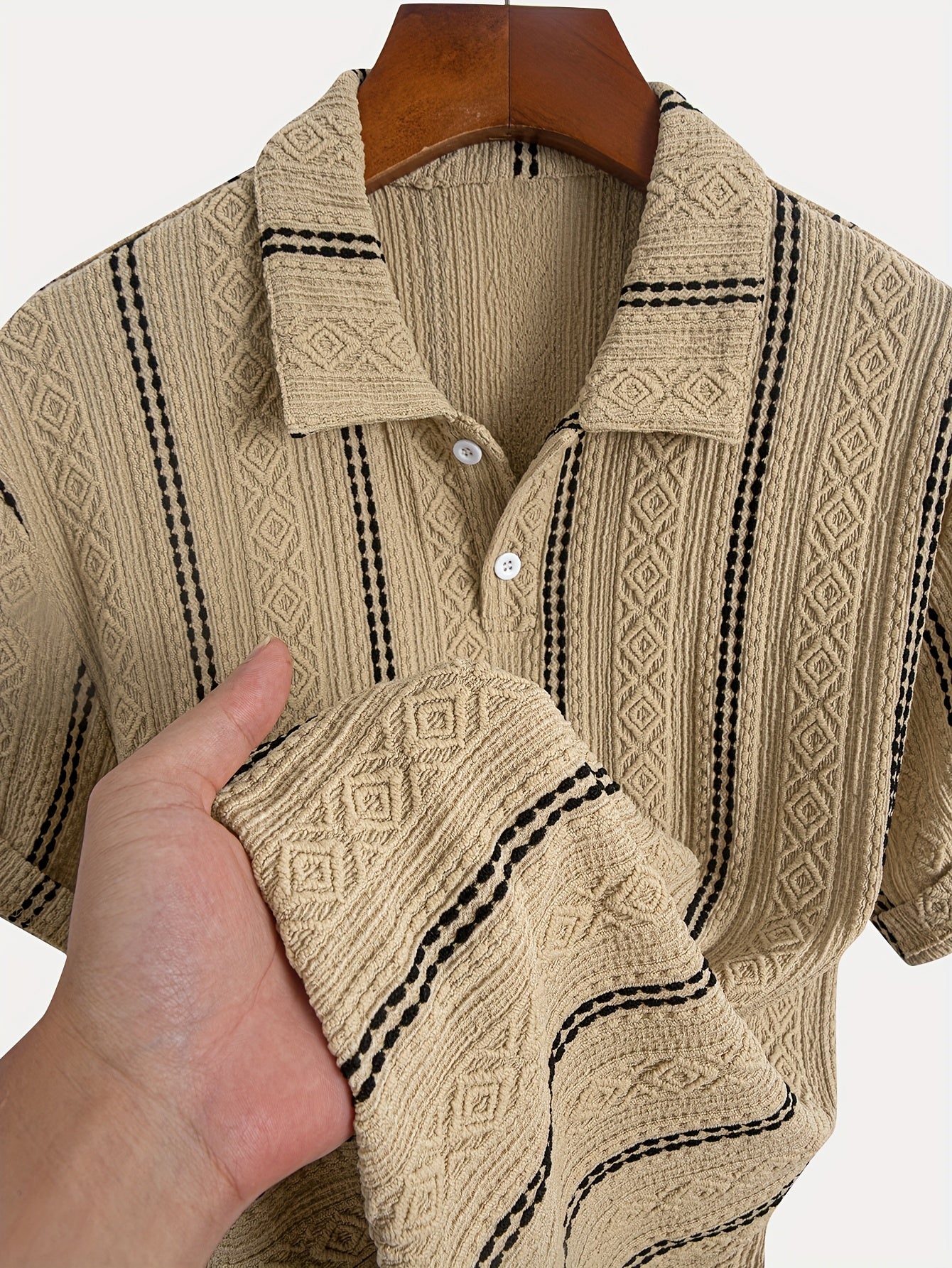 Chemise à manches courtes pour homme style polo rayures et motifs géométriques élégants