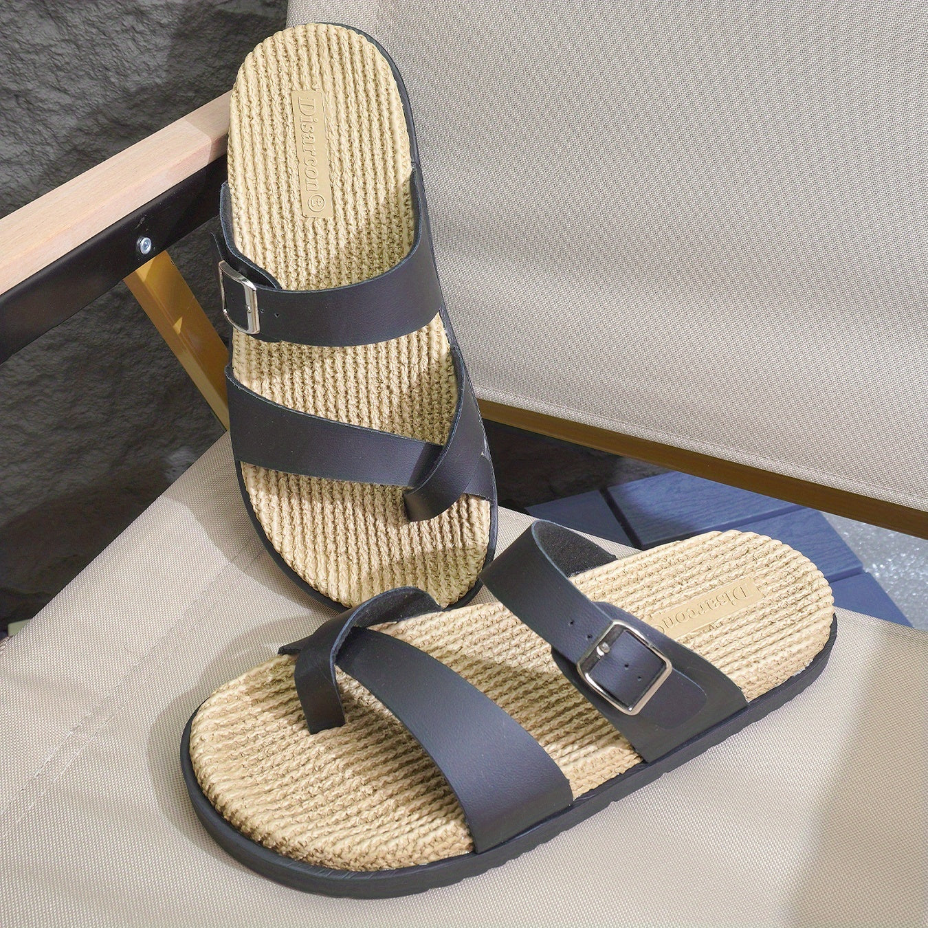 Męskie sandały na krzyżujące się paski – nowoczesny styl na lato, plażę lub relaks